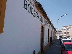 Maestro Sierra fachada